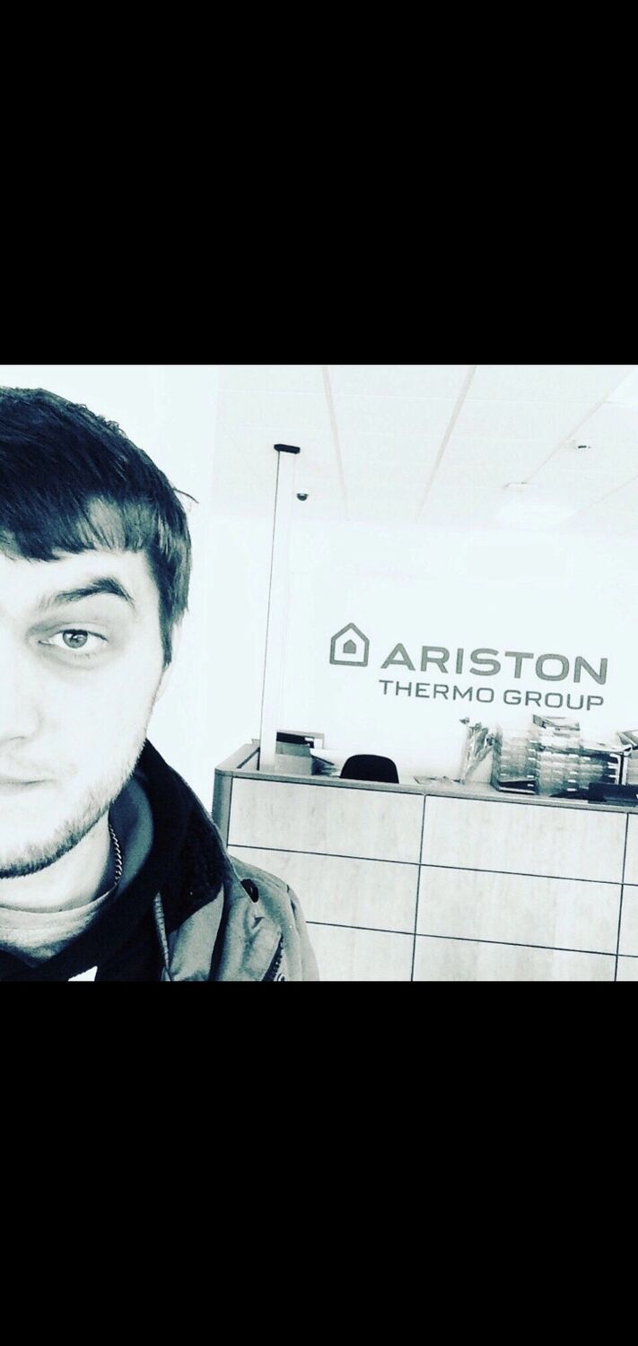  31611300  Andrey, 37 ,    -