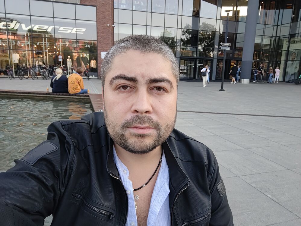  49287270  Maksym, 33 ,    