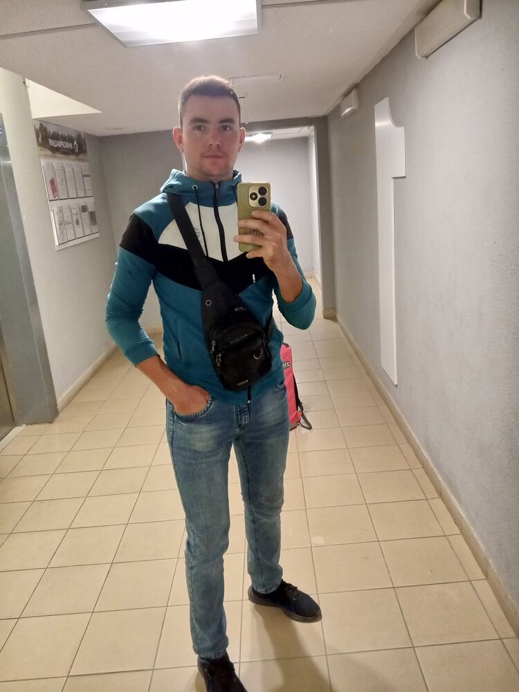 46947360  Ruslan, 24 ,    