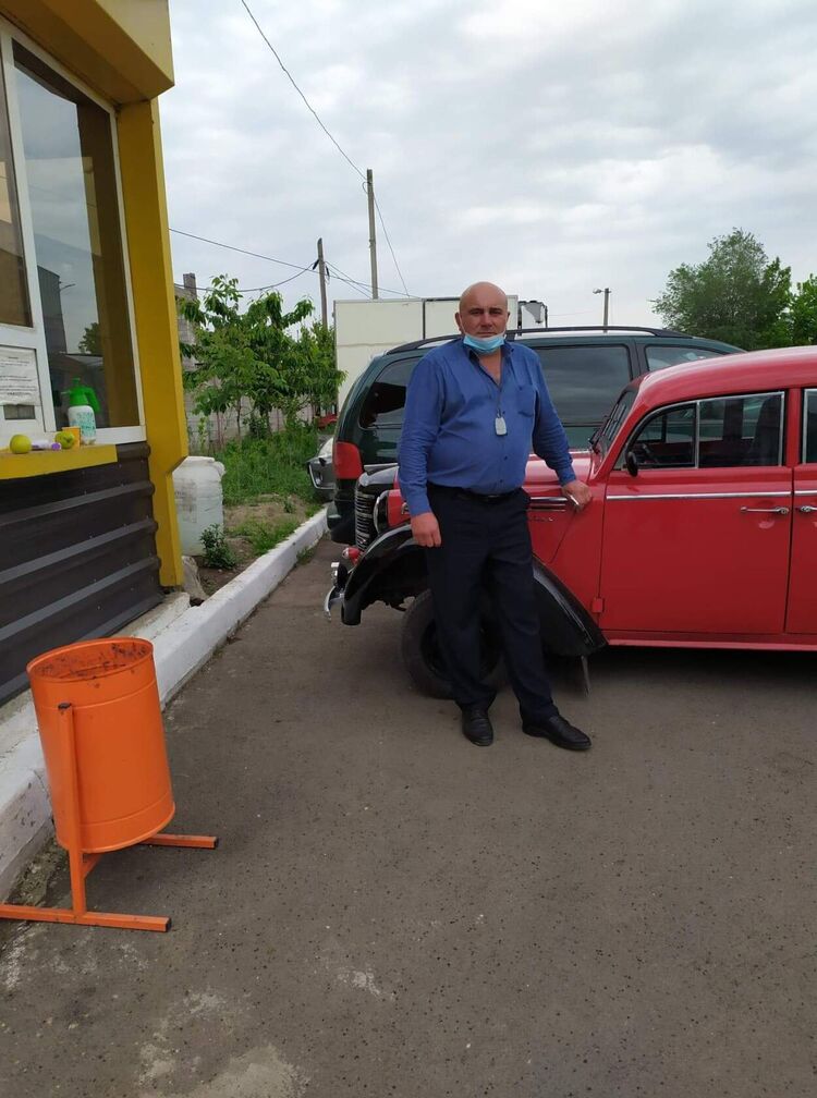  37358630  Valeriu, 50 ,    