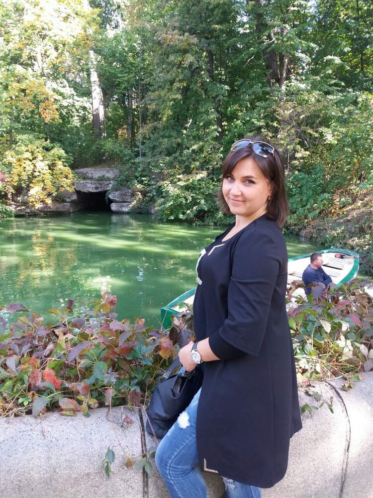  ,   Inna, 39 ,  