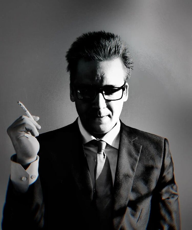  31512170  Alexander, 28 ,    