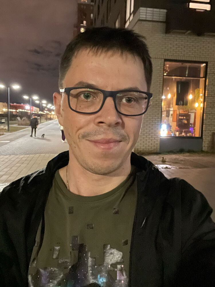  31512060  Pavel, 34 ,    