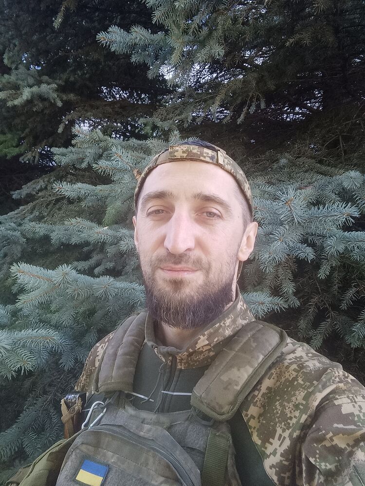  53190300  Alexander, 41 ,    