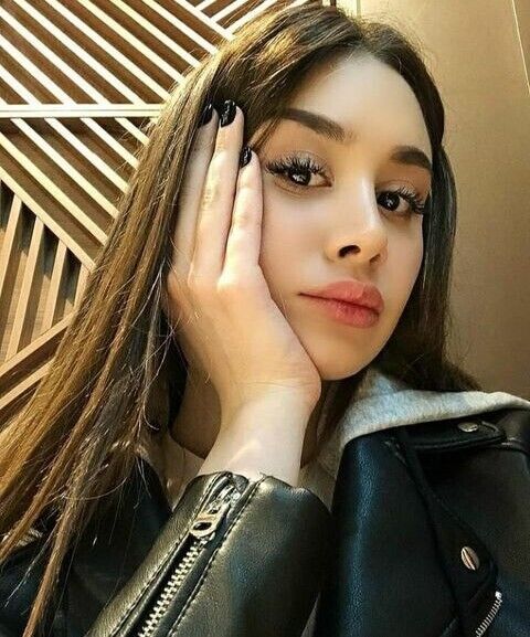  ,   Viki, 27 ,   ,   