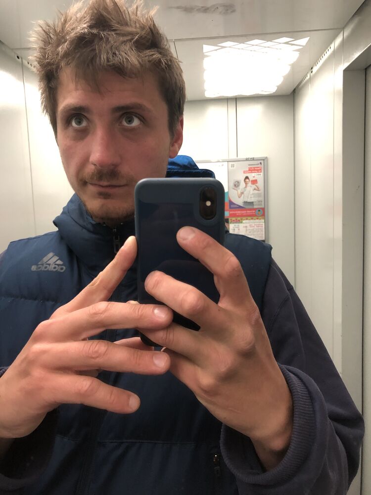  39329310  Alexander, 33 ,    