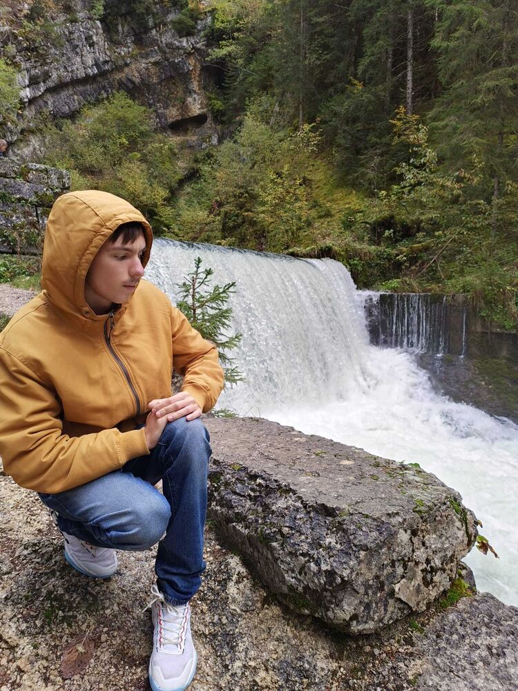  45941690  Maksim, 19 ,    Saint-Germain-En-Laye