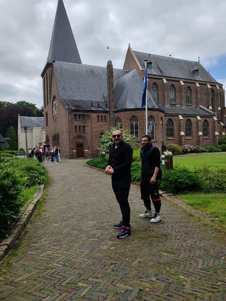  44877090  Ioseb, 30 ,    's-Gravendeel