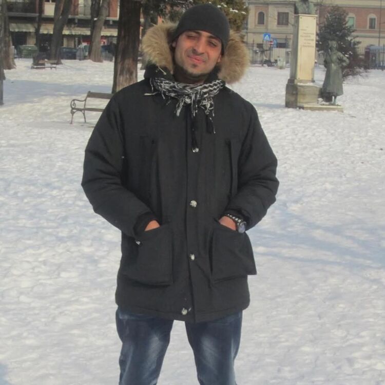  48899600  Ramzi, 37 ,    