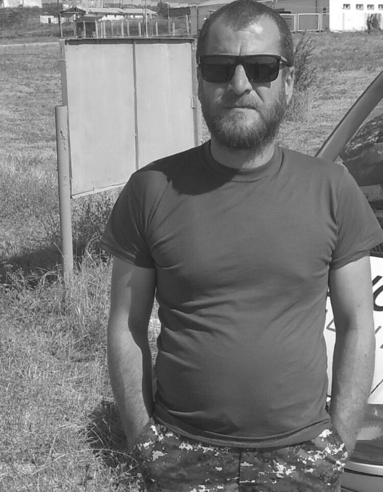  26679750  David, 44 ,    