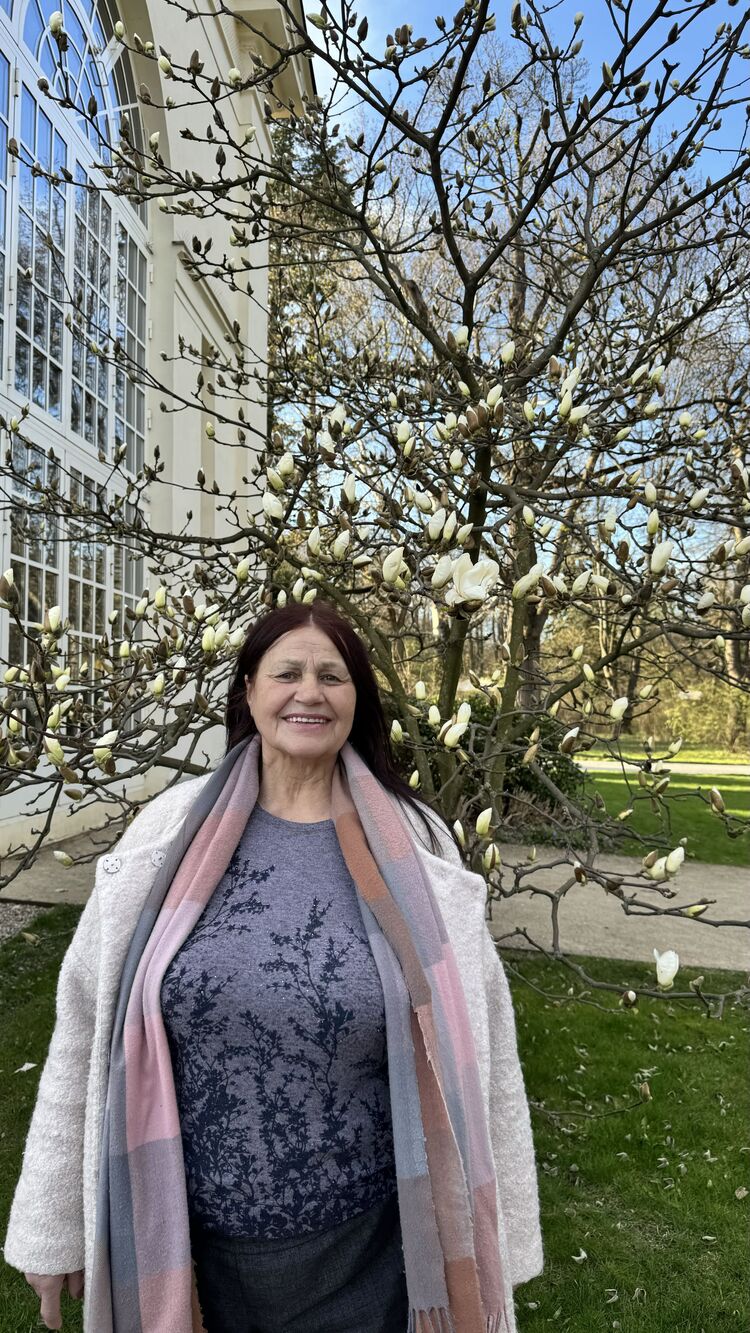  ,   Nina, 74 ,   ,   , c , 