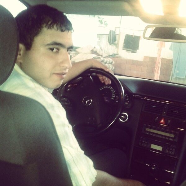  ,   Elnur, 31 ,   