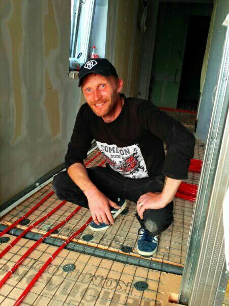  24518800  Andrey, 43 ,    