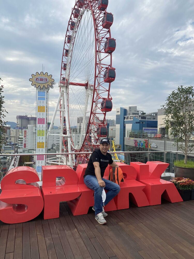  24037220  John, 40 ,    