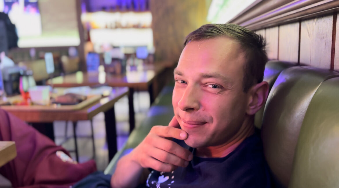  47099160  Kaspars, 38 ,    