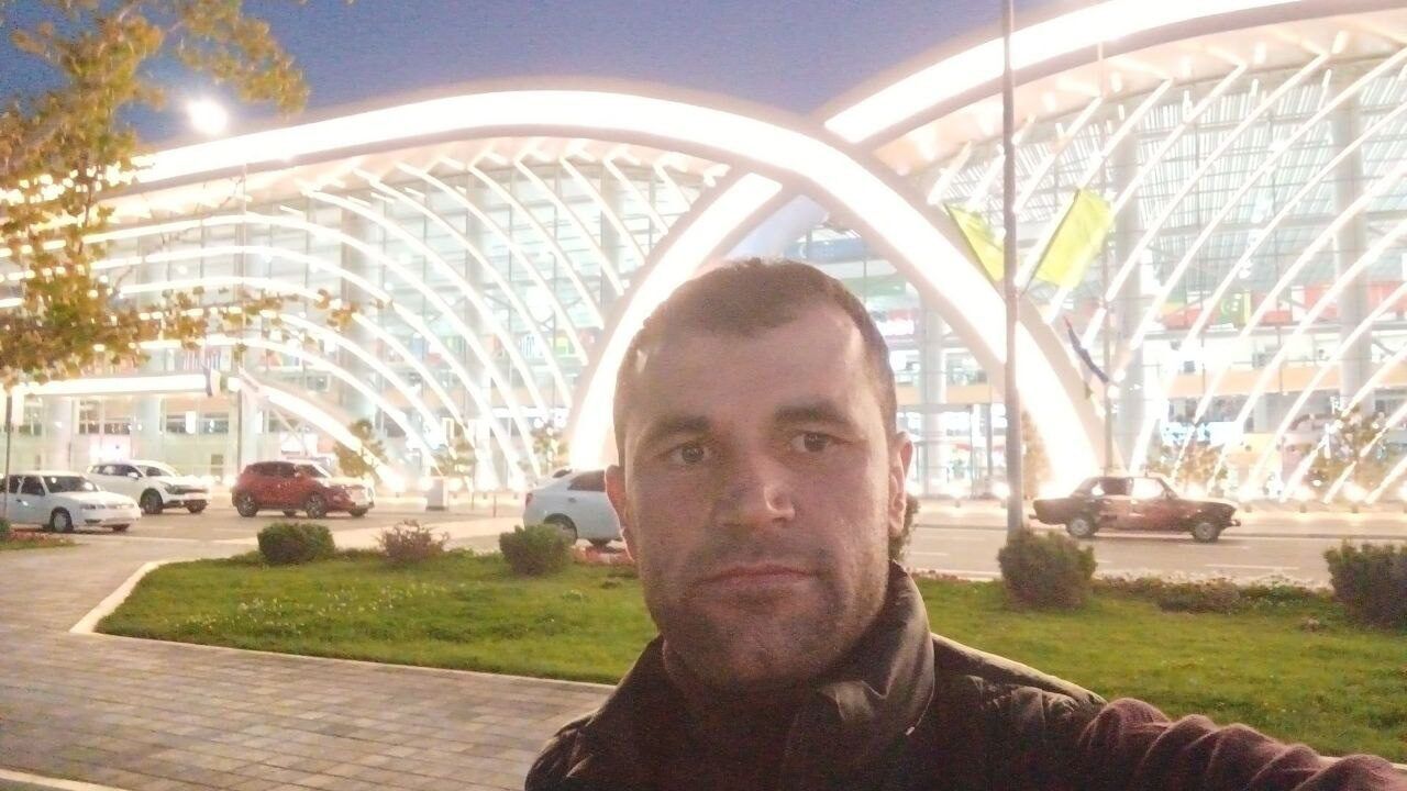  52364420  Xumoyun, 33 ,    