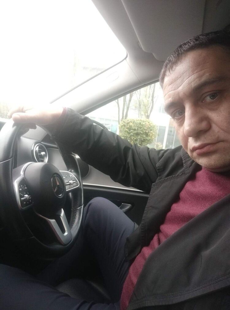  26866590  Anton, 48 ,    