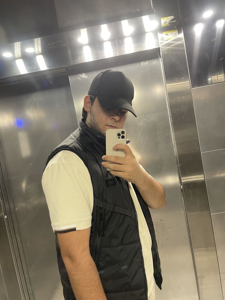  53668710  Gabriel, 19 ,    Deleted