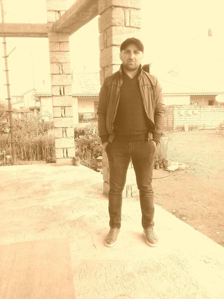  43635700  Asif, 49 ,    