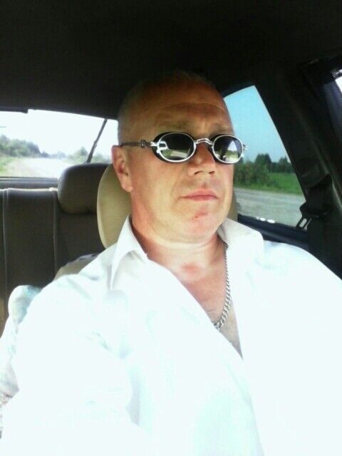  ,   Viktor, 61 ,   