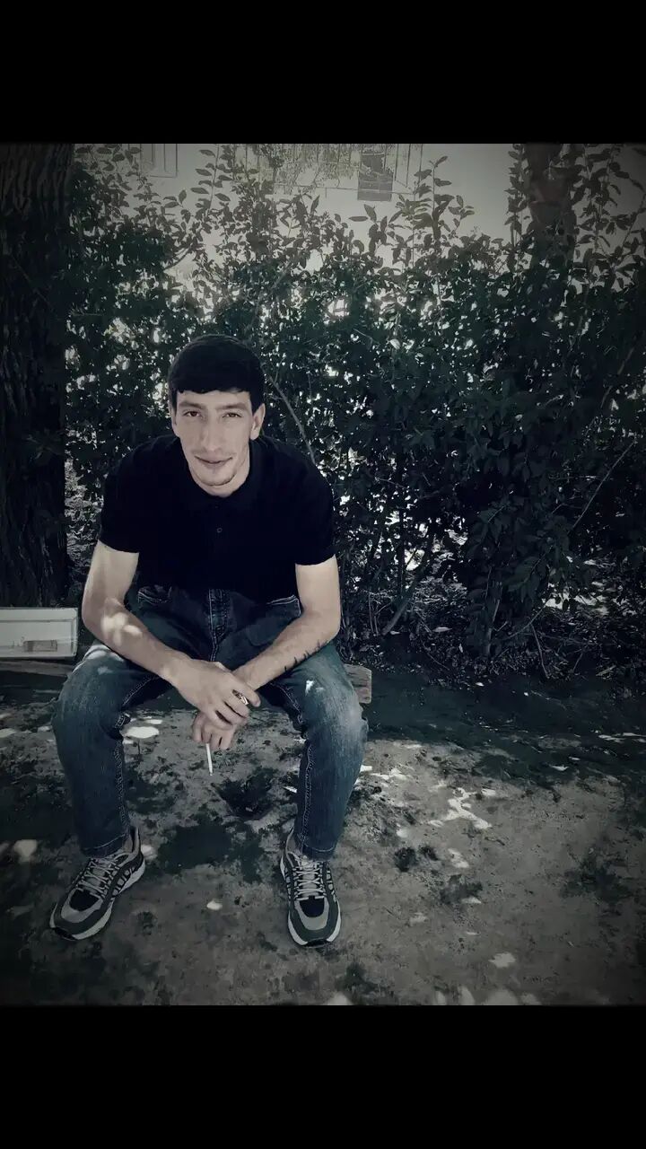  ,   Emir, 27 ,   ,   , c , 