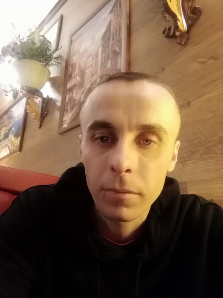  ,   Igor, 32 ,   ,   