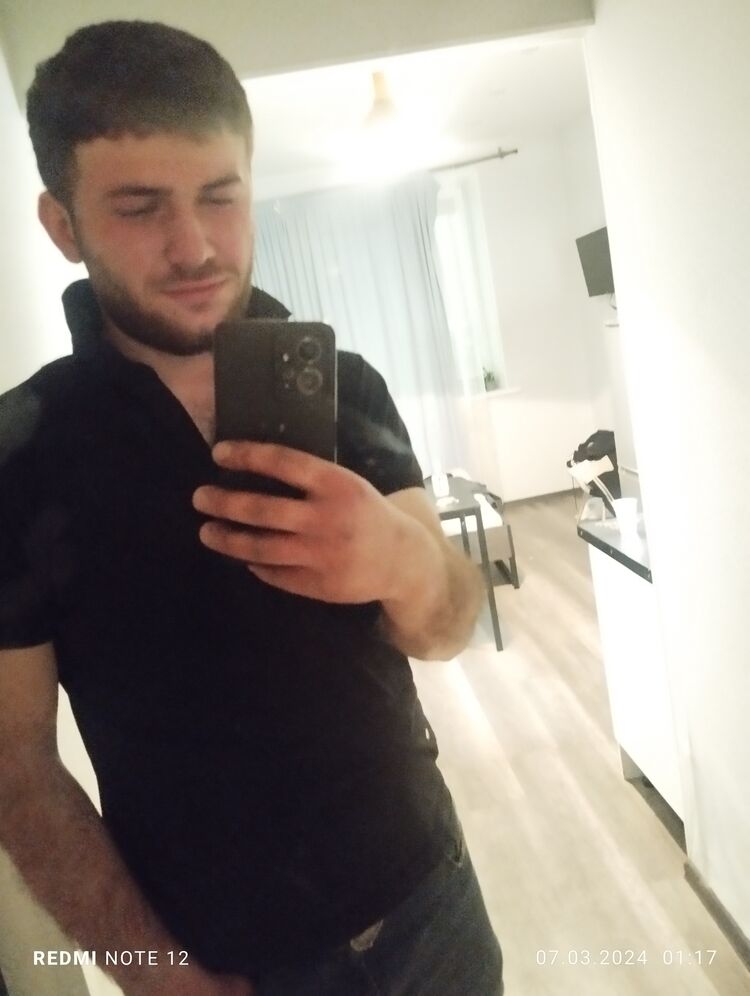  42206100  Murad, 26 ,    