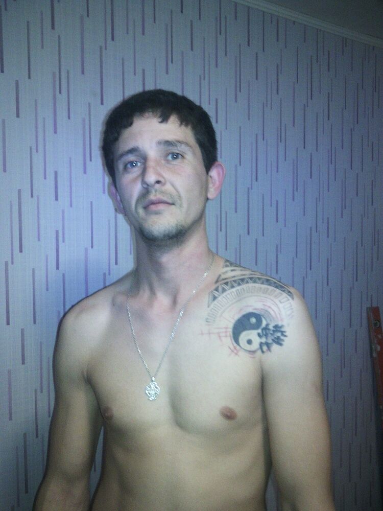  5766300  Stanislav, 41 ,    