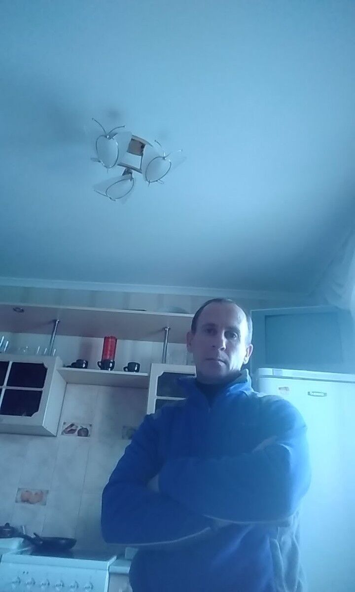  ,   Denis, 47 ,   ,   , c 