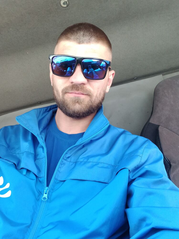  27434860  Alexander, 32 ,    