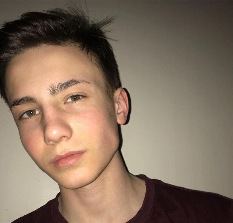  54387600  Nikitka, 19 ,    