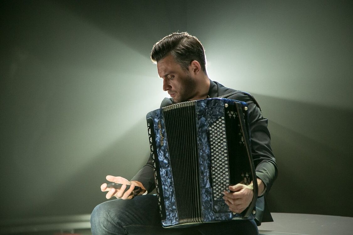  27624060  Michael, 49 ,    