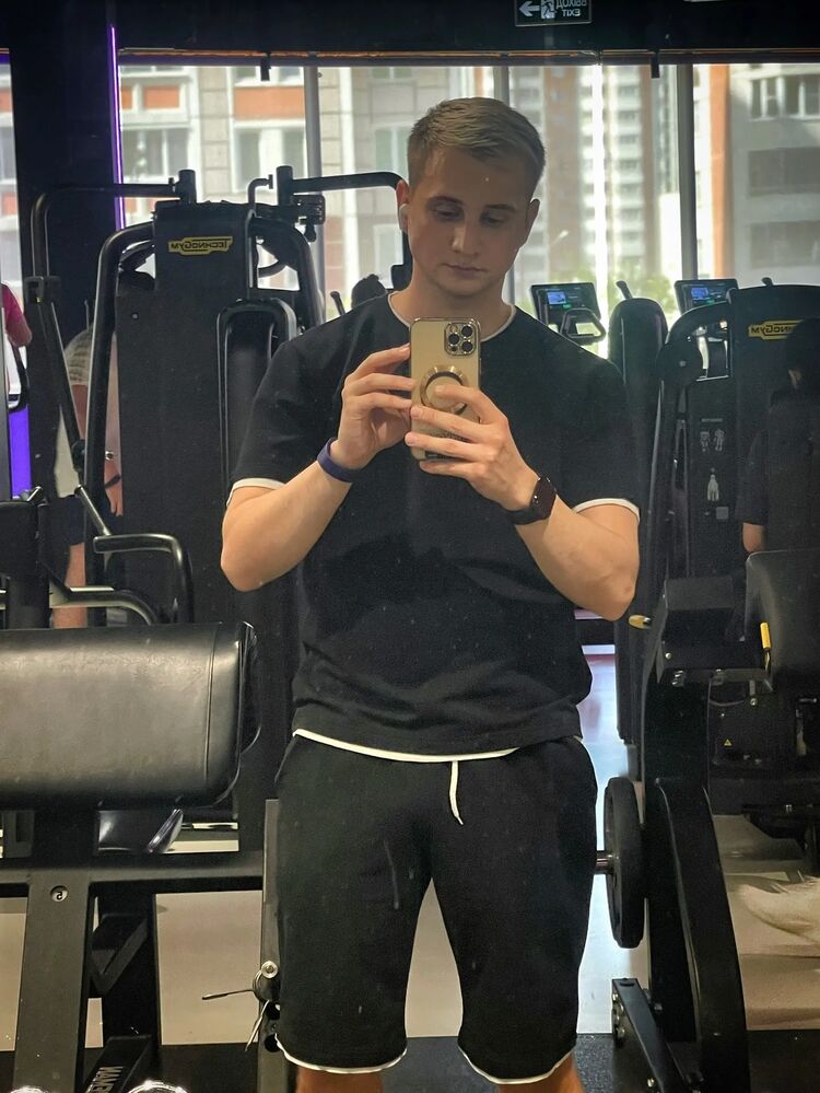  52582180  Nikolay, 26 ,    