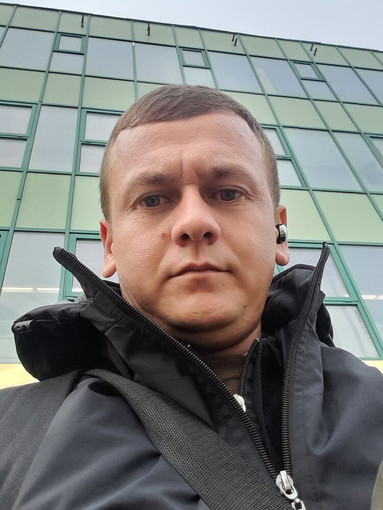  ,   Azizbek, 32 ,   ,   