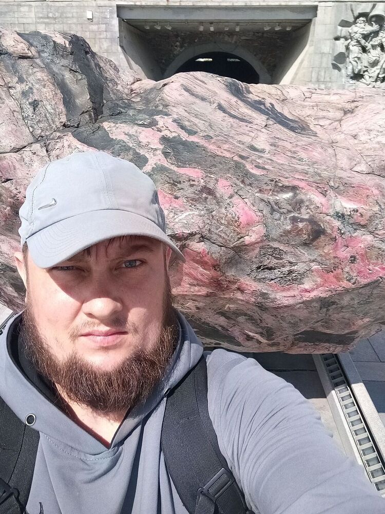  54252470  Andrei, 29 ,    -