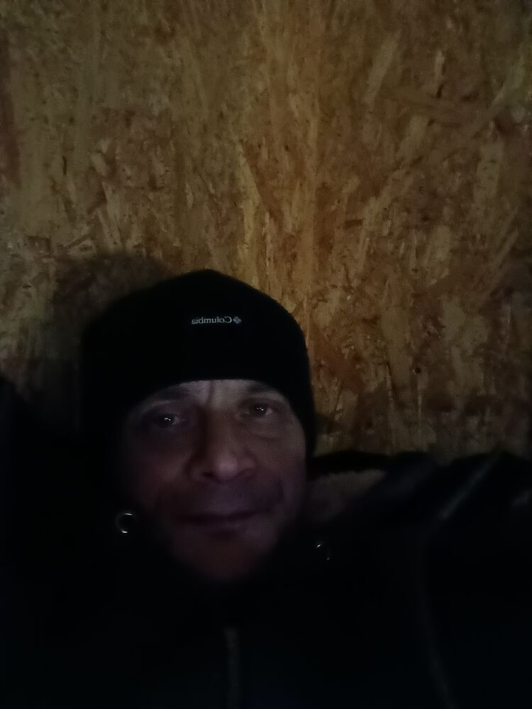  47706990  Denis, 44 ,    