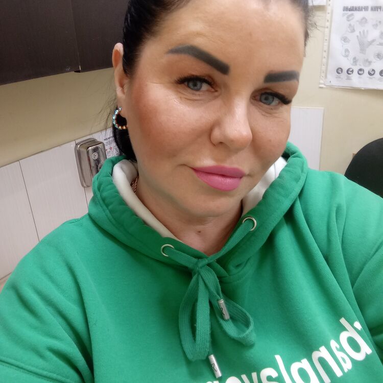  50317190  Julia, 51 ,    