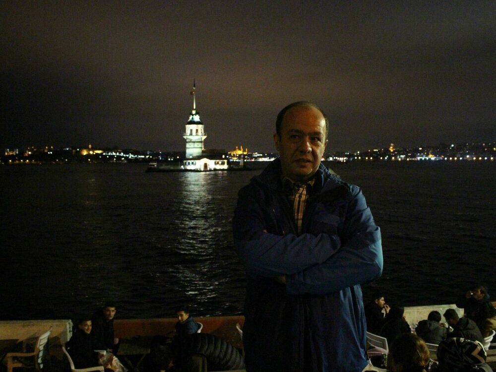  32558510  Ozgur Ali, 46 ,    