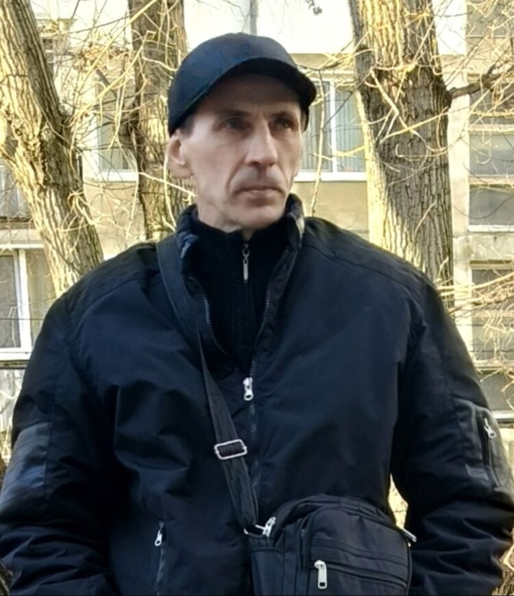  54464100  Igori, 42 ,    