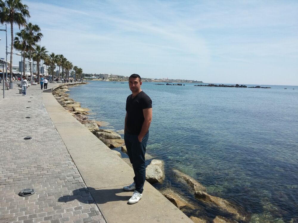  4242430  Fotis, 35 ,    Limassol