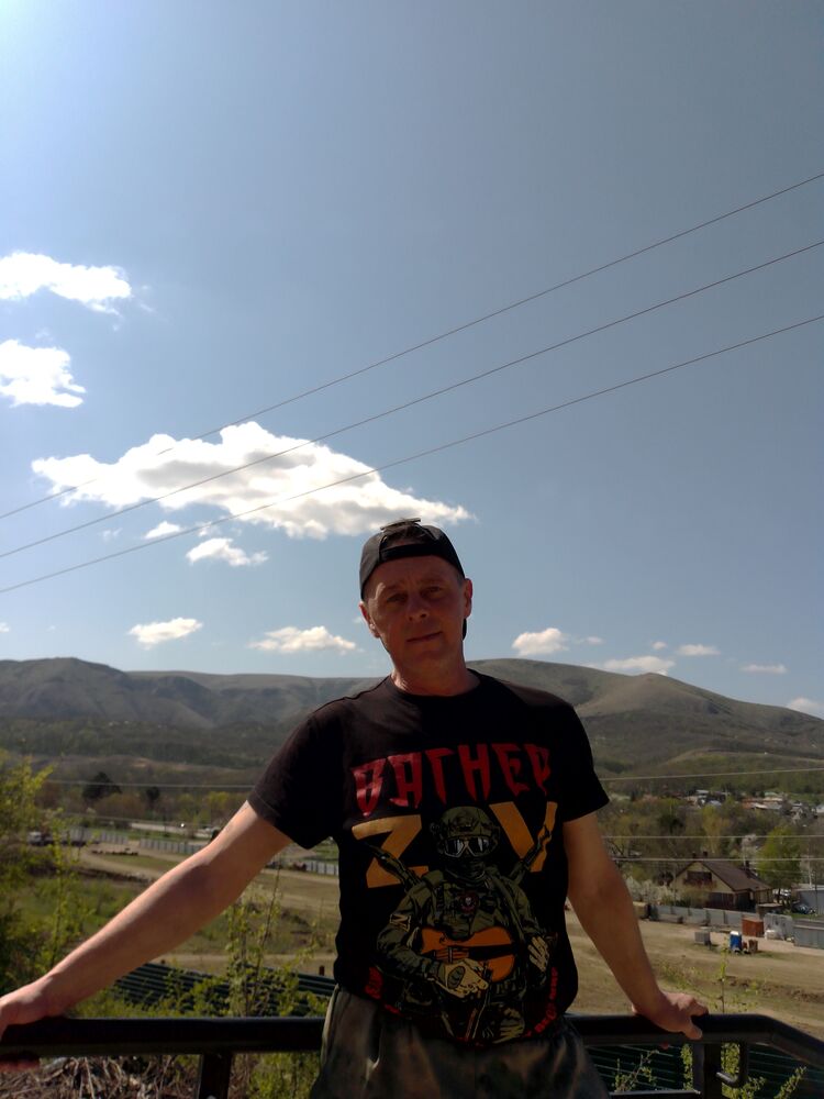  49637000  , 48 ,    Chaplin