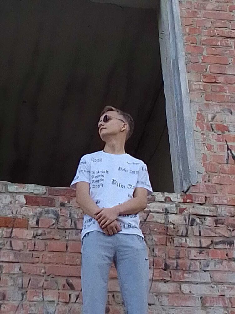  34561540  Alexander, 20 ,    Novy