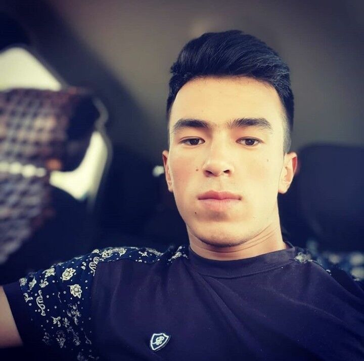  18309370  Sarvar, 28 ,    