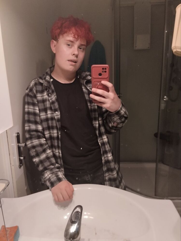  53737280  Sasha, 18 ,    