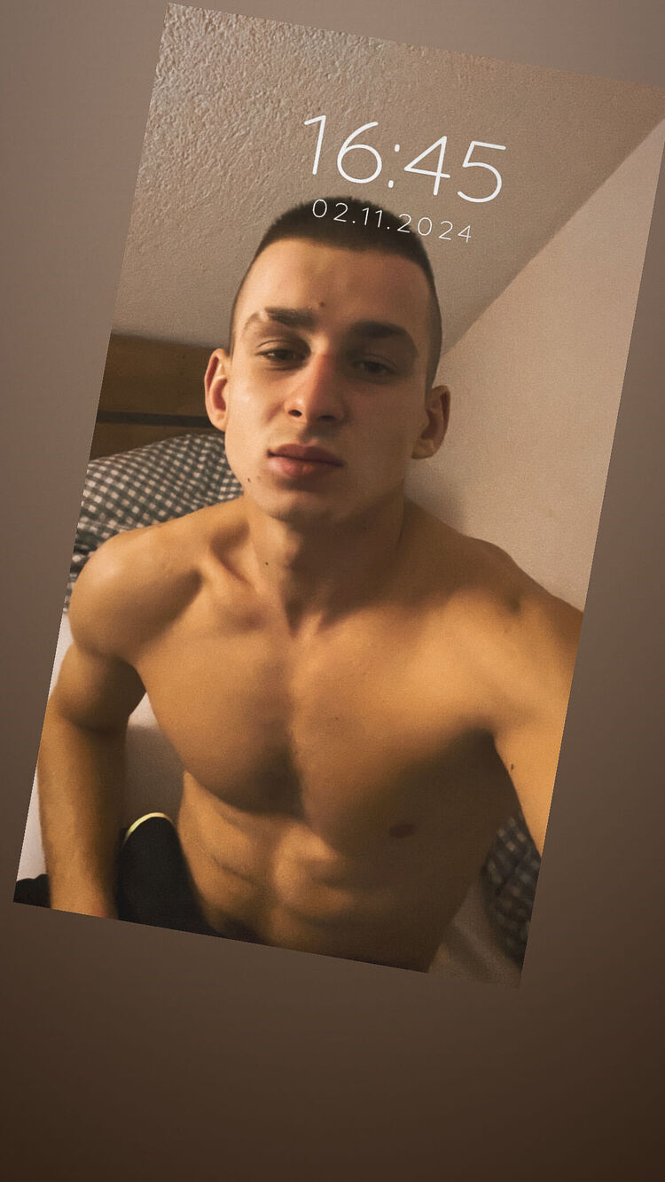  49044570  Vasil, 24 ,    Dachau