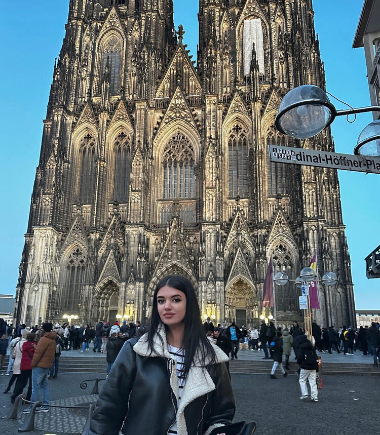 Frankfurt am Main,   Alina, 24 ,   ,   