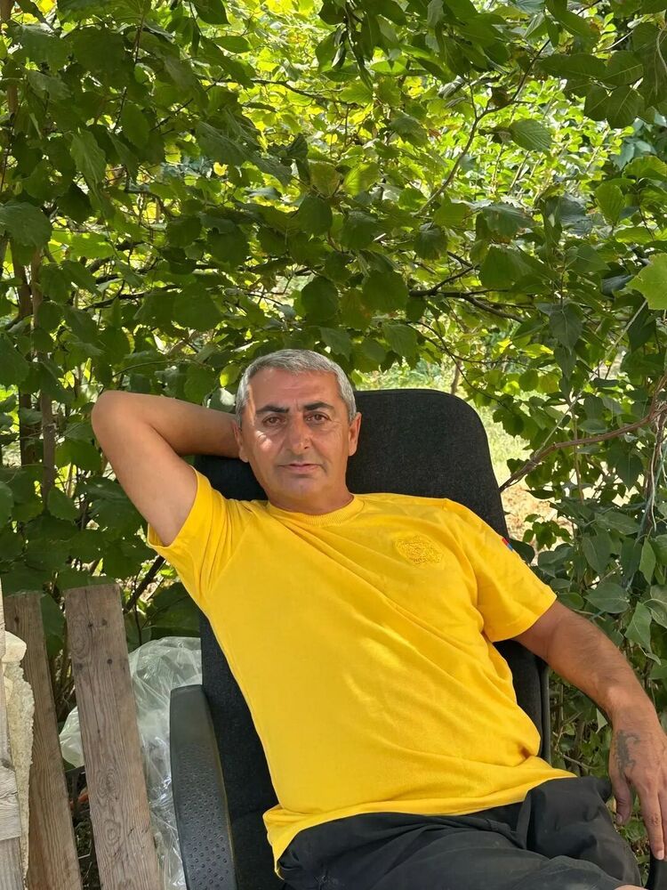  53965390  Artur, 55 ,    