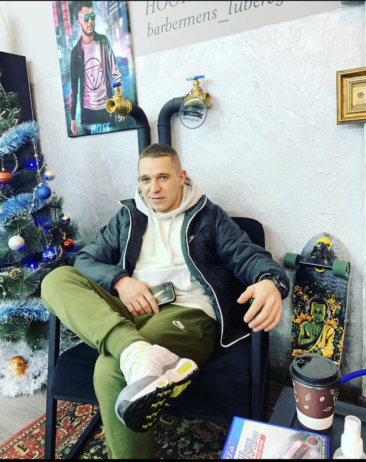  27512490  Ivan, 35 ,    