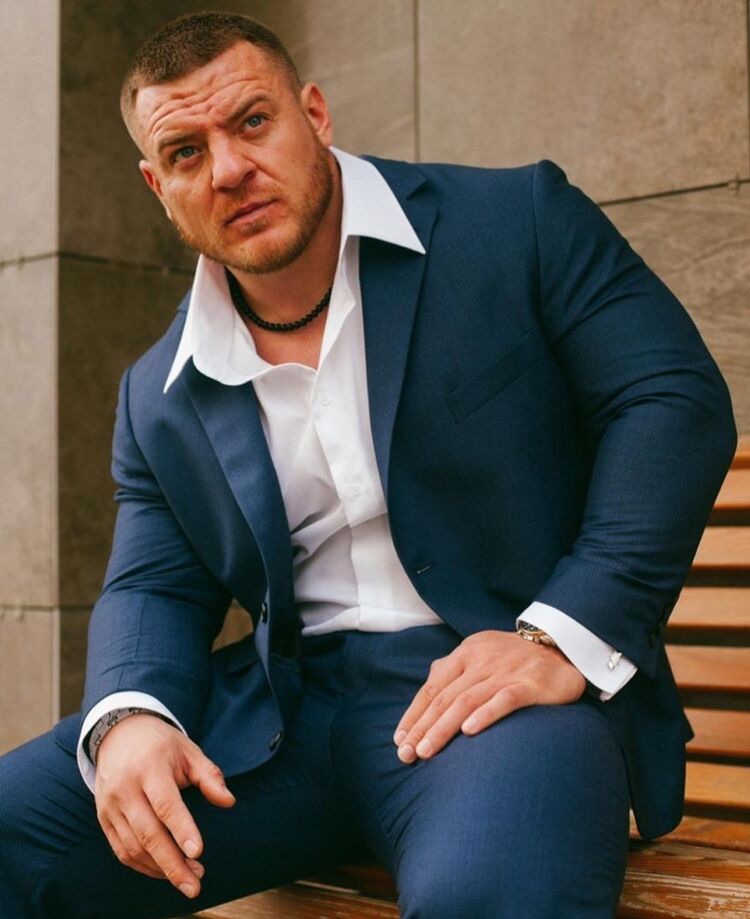  18361200  ALEX G, 42 ,    