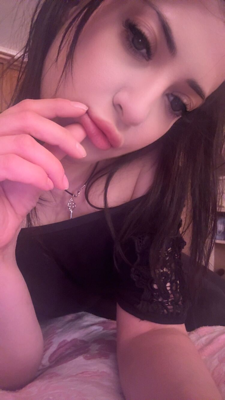  ,   Angeloche, 21 ,  